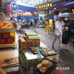 武汉小巷豆腐摊位转让，探寻特色小店的宝藏魅力